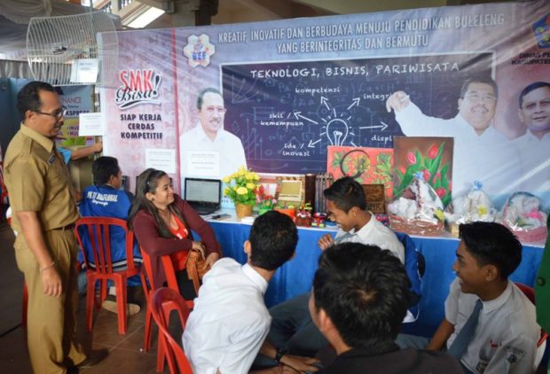 STIKOM Bali Ramaikan Pameran Pendidikan di Singaraja