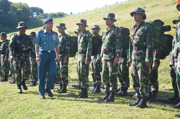 Di Grokgak, Tentara Bangun Jalan 1,1 Km