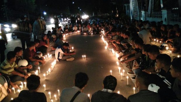 Aksi 1.000 Lilin Desak Polisi Tangkap Pelaku Utama Pembunuhan Heri Lamawuran