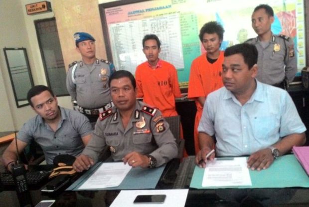 Dua Tukang Ojek Rampok Bule