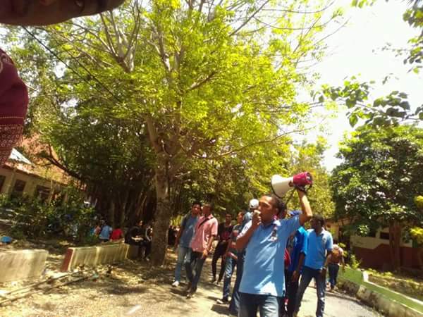 Terancam Drop Out, Mahasiswa UKAW Kupang Protes Kebijakan Rektor