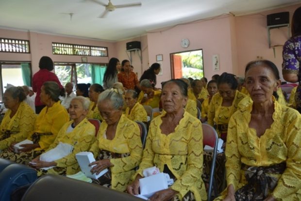 Hari Ibu, Istri Wakil Rakyat Kunjungi Panti Jompo