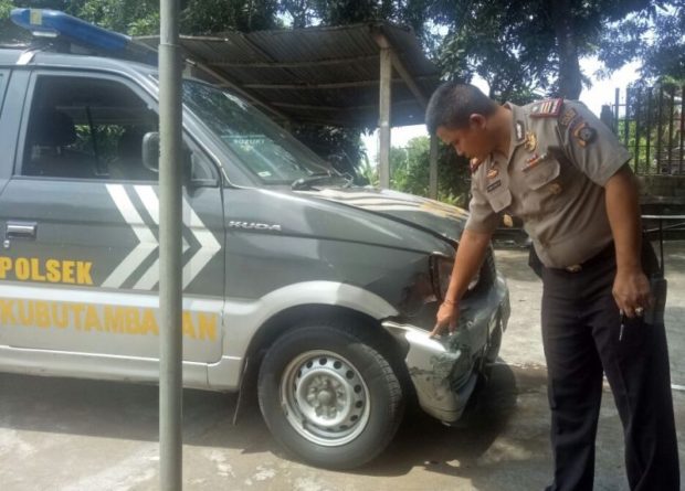 Tabrak Mobil Polisi, Pemabuk Tewas
