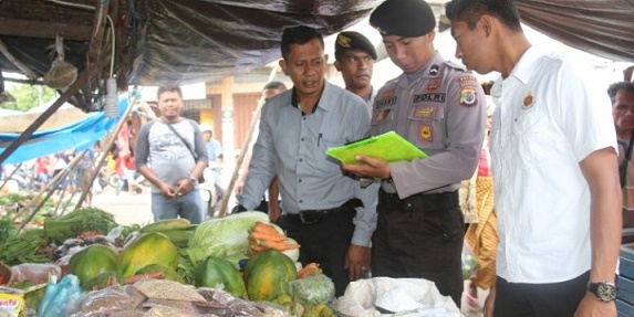 Cegah Kenaikan Harga Sembako, Polda NTT Gelar Operasi Pasar