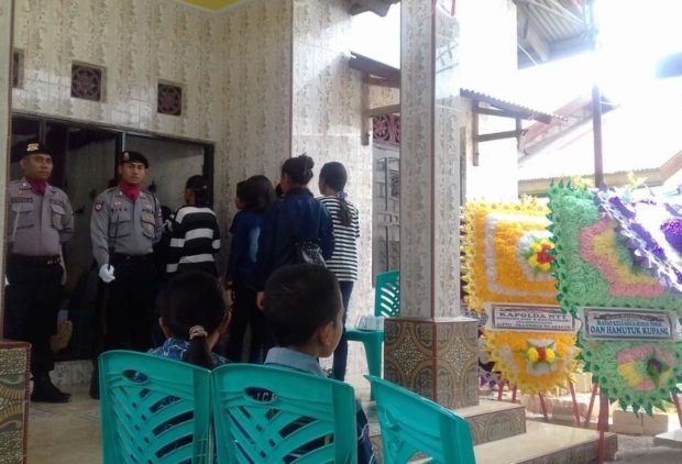 Orang Tua Aiptu Fransisco Batal Hadiri Pemakaman di Kupang