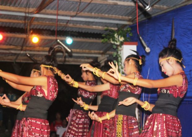 Warga Ritaebang Terhipnotis Aksi Siswa SMADAR-Larantuka