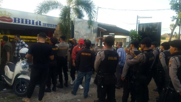 Kafe Bibir Ditutup – Digerebek Polisi Ditemukan Narkoba