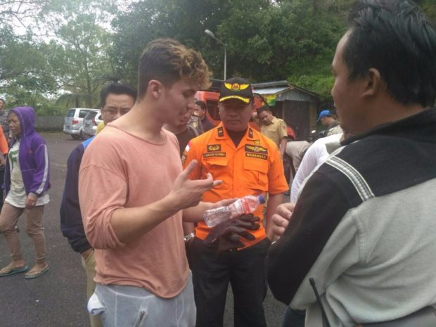 WNA Jerman Dievakuasi, Alami Kelelahan dan Kram Kaki di Gunung Agung
