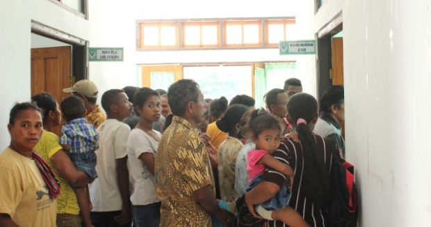 Takut Terjangkit Virus Rabies, Puluhan Warga Boru Datangi Dinkes Flotim