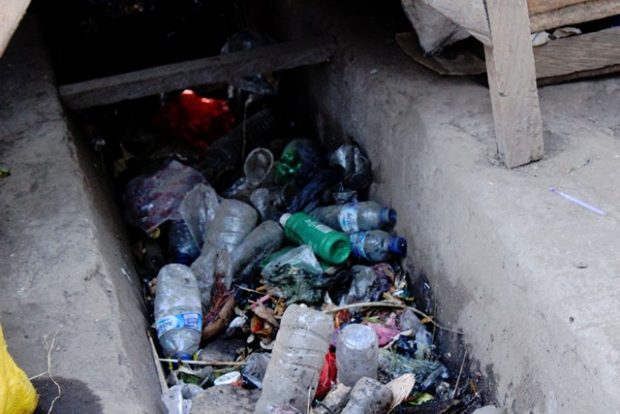 Penuh Sampah, Pasar Relokasi Pohon Bao Tak Terurus