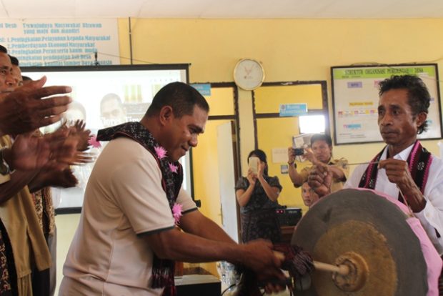 Kampung Tak Bersinyal, Dua Desa di Ile Bura Punya Website Desa, Bupati Flotim Kagum