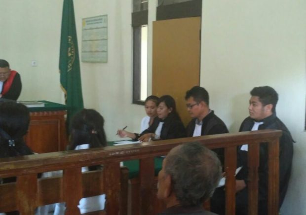 Diduga Gelapkan Uang Hasil Penjualan, Wanita 19 Tahun Diadili
