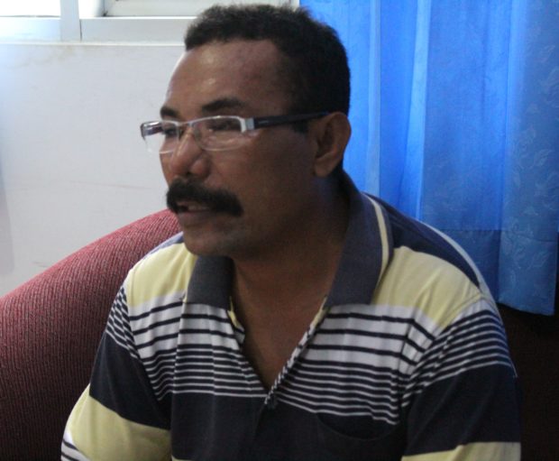 Staf PLN Larantuka “Ngatur” Proyek Lisrik Desa, Asosiasi Kontraktor Listrik Berang