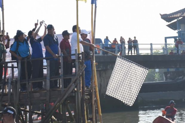 Ratusan Siswa Pungut Sampah, Susur Manggrove Hut Ke-230 Denpasar