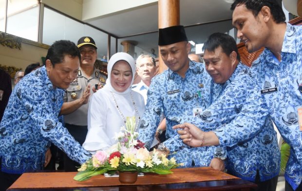 Deputi Bidang Pelayanan Publik Kementrian PAN Resmikan Mal Pelayanan Publik
