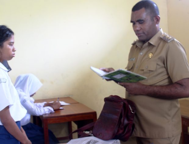 Pasca Pencopotan Kepsek SMP Negeri 1 Larantuka, Wabup Flotim Kunjung Sekolah