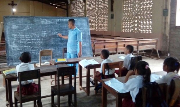 Setahun KBM di Gereja, Dinas PKO Flotim Harus Tolong SDI Watanhura