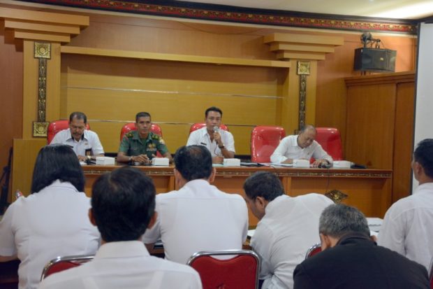 Pemkot Denpasar Pringati Hardiknas di Lapangan Lumintang