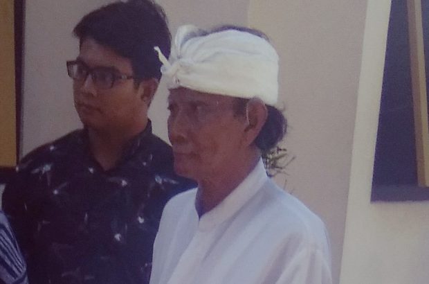 Tipu Orang, Kakek 72 Tahun Dituntut 3 Tahun dan 10 Bulan Penjara