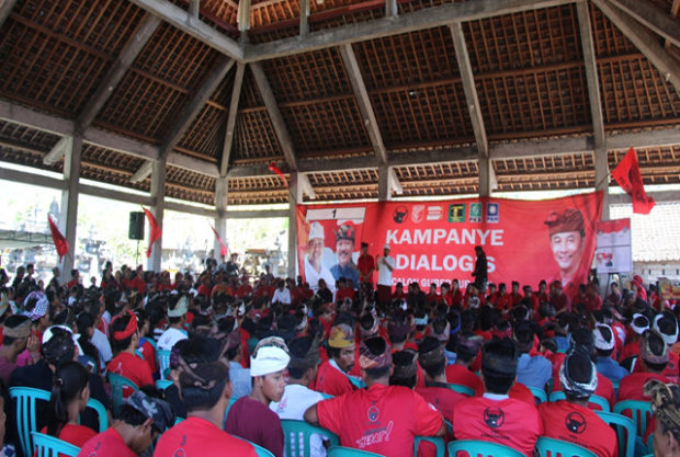 Ribuan Warga 14 Desa di Kecamatan Abang Satu Jalur Menangkan Koster-Ace