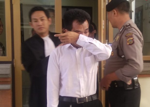Dibentak Keluarga Korban, Pembunuh Pensiunan Polisi Menangis