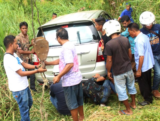 Mobil Dinas Pariwisata Flotim Melayang, Sopir Kaget