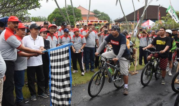 Rai Mantra Lepas Fun Bike HUT PDAM Denpasar, Diikuti 800 Peserta