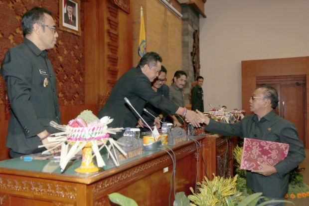 Sidang Paripurna DPRD, Walikota Denpasar Ajukan Dua Ranperda