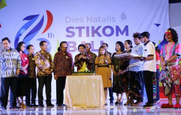 Dies Natalis ke-16 STIKOM Bali Semakin Berprestasi dan Diakui Berbagai Kalangan