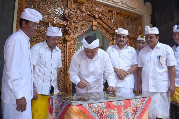 Rai Mantra Resmikan Kantor Perbekel Dangri Kelod