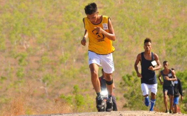Pelari Asal Ongalereng, Juarai Lomba Lari 10 K Solor Barat