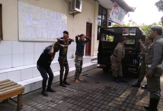 Hindari Ganguan Kamtibmas, Pol PP Denpasar Tertibkan Gepeng dan Anak Punk