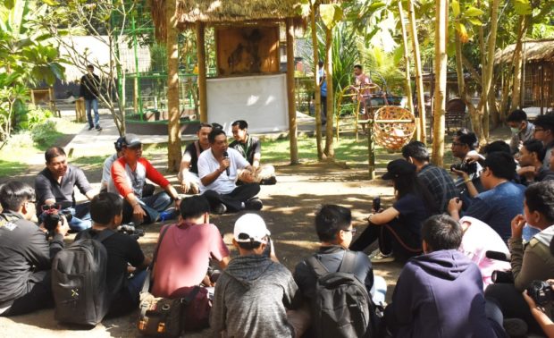 Walikota Rai Mantra Bincang Asik Dengan Komunitas di Tukad Bindu