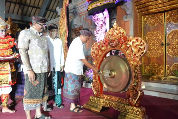 Rai Mantra Buka Parade Gong Kebyar & Kesenian Klasik Tahun 2018