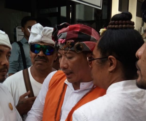 Sidang Perdana, KERIS Dikawal Puluhan Massa Pendukungnya