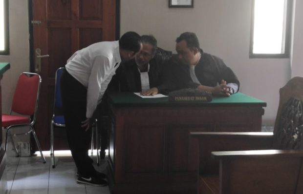 Apes, Hanya Gara-gara Uang Rp. 6,5 Juta, Pedagang Asal Gianyar Dituntut 10 Bulan Penjara