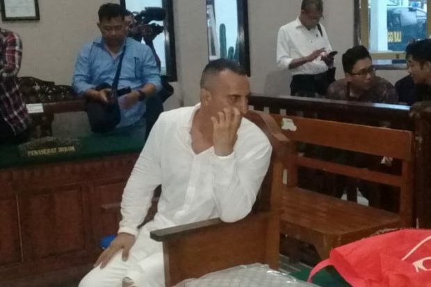 Bule Australia Pencuri Tas di Mall Dituntut Lima Bulan Penjara
