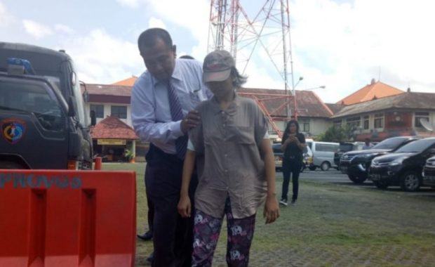 Hanya Gara-gara Gunting, PRT Disiram Air Panas Oleh Majikan