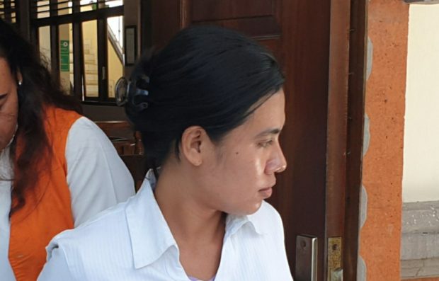 Tipu Orang, Angggota Bhayangkari Gadungan Dituntut 3,5 Tahun