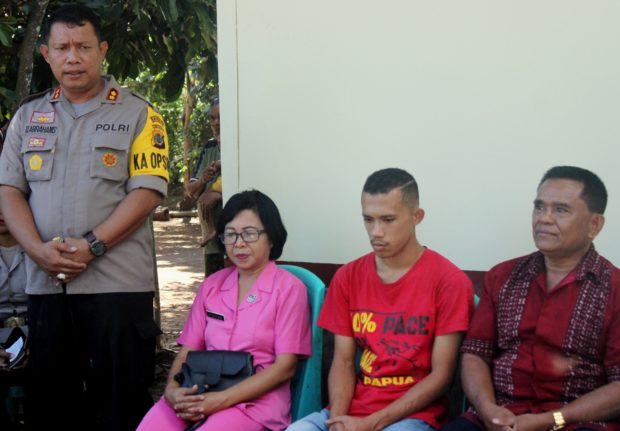 Hendro Jadi Anggota Keluarga Besar Polres Flotim, Kades Riangkemie : Mata Kami Buta