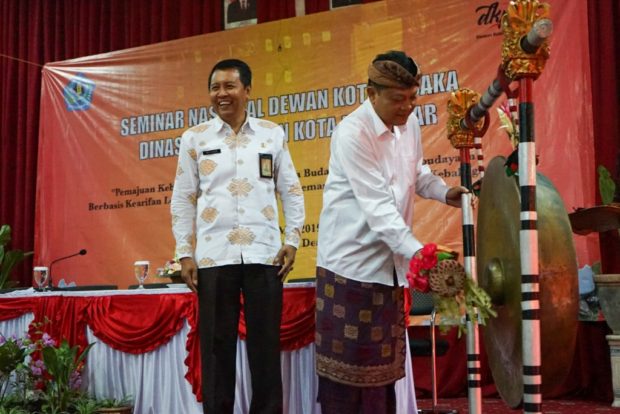 Rai Mantra Buka Seminar Nasional Dewan Kota Pusaka Kota Denpasar