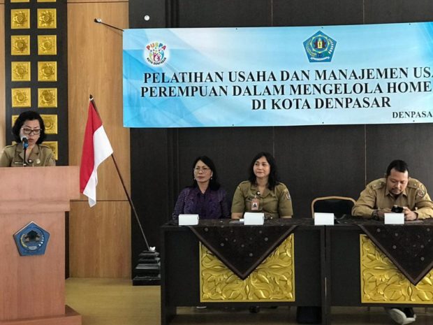 Hadapi Persaingan Dalam Perdagangan-DP3AP2KB Latih Perempuan Manajemen Usaha Rumah Tangga