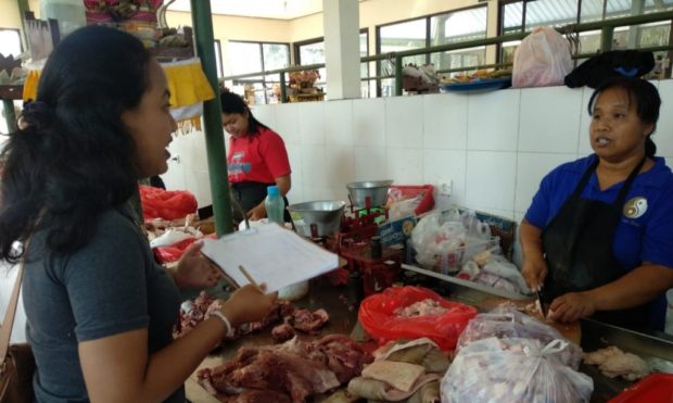 Jelang Galungan dan Kuningan, Distan Denpasar Periksa Kesehatan Daging