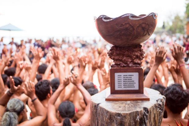 16 Surfer Papan Atas Siap Berlaga d Rip Curl cup Padang Padang