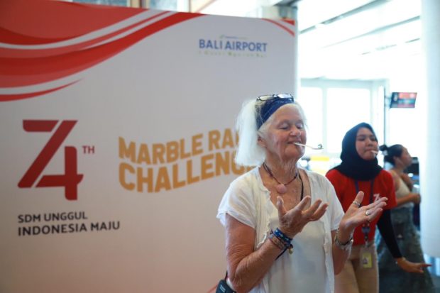 HUT RI, Ornamen Merah Putih Hiasi Area Bandara Ngurah Rai