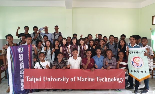 Direktur Kerja Sama Internasional Hayang University Test Interview Calon Mahasiswa Flores Timur