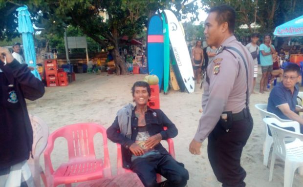 Bawa Pisau ke Pantai, Pria Asal Medal Diamankan