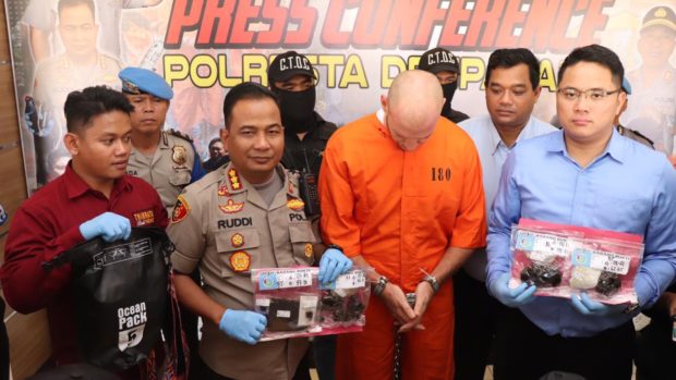 WN Rusia Diamankan Polisi dengan Barang Bukti 0,5 Kg Hasish