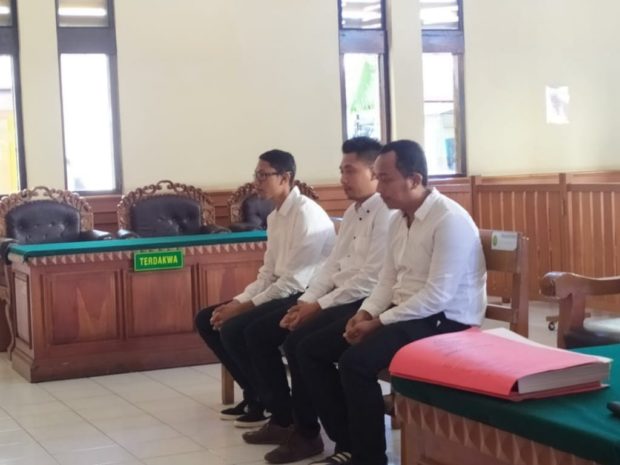Terlibat Penyelundupan Benih Lobster, Tiga Mantan Karyawan Air Asia Diadili