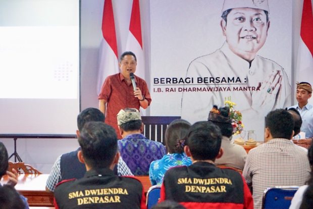 Jadi Pembicara Di SMAN 8, Rai Mantra Tanamkan Jiwa Wirausaha Muda Pada Generasi Milenial